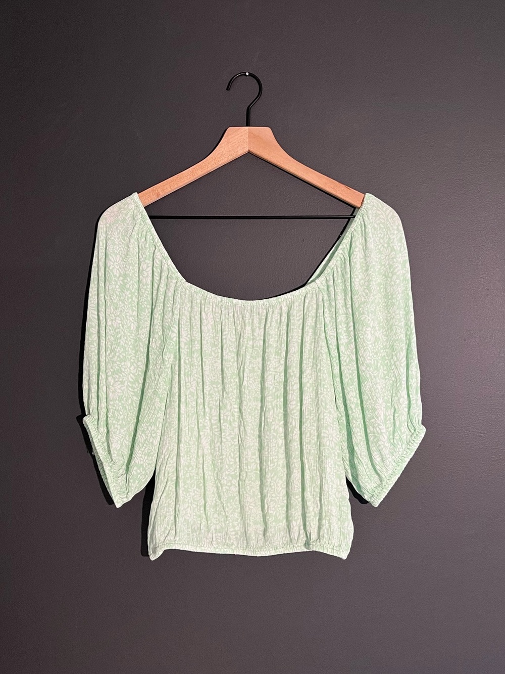 Billabong Mint Green Floral Off Shoulder Cropped Top Size Large